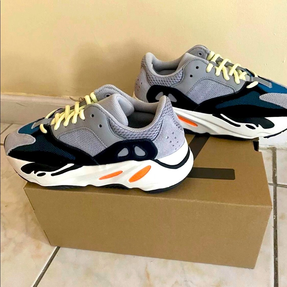 Yeezy Boost 700 Wave Runner Men’s Size 6